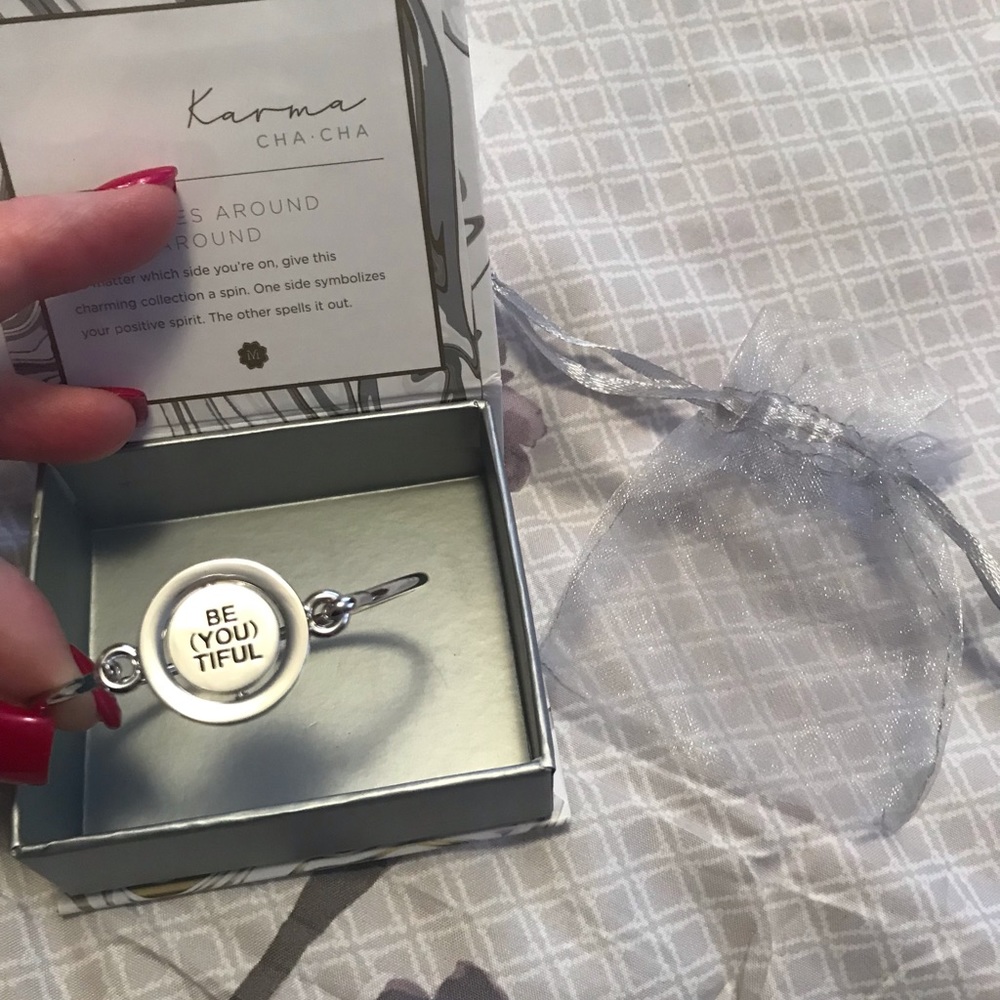 Karma rotating pendant bracelet